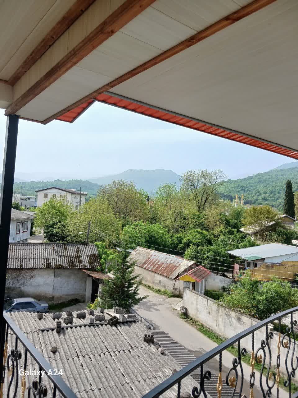 آپارتمان حیاط دار طبقه دوم تک خواب